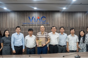 VIAC tiếp đón và làm việc với Trường Đại học Luật Hà Nội (HLU) 