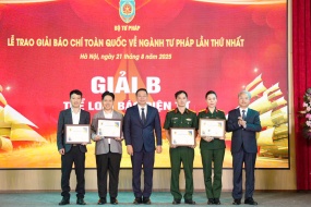 Đại diện VIAC tham dự Lễ trao giải "Giải Báo chí toàn quốc về ngành Tư pháp lần thứ I" và Cuộc thi trực tuyến “Tìm hiểu về Bộ, ngành Tư pháp”