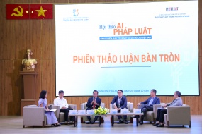 Phó Tổng Thư ký VIAC trao đổi tại Hội thảo khoa học: “AI và Pháp luật: Kinh nghiệm quốc tế và một số gợi mở cho Việt Nam”