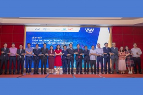 Lễ ký kết thỏa thuận hợp tác giữa Trung tâm Trọng tài Quốc tế Việt Nam (VIAC) và 19 Hiệp hội doanh nghiệp địa phương, ngành nghề 