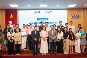 VIAC and VCCI HCM jointly organized a training course for businesses on “Contract management in share purchase agreements in M&A transactions”
