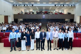 Đại diện VIAC chia sẻ về đàm phán quốc tế tại Trường Đại học Sư phạm Kỹ thuật TP. HCM