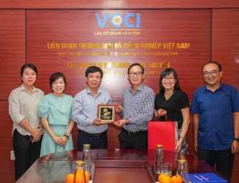 Đoàn công tác VIAC gặp gỡ và làm việc với lãnh đạo VCCI Chi nhánh Miền Trung – Tây Nguyên