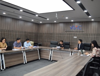VIAC gặp gỡ và trao đổi giúp tháo gỡ một số vấn đề pháp lý cho Chi hội dăm gỗ Việt Nam