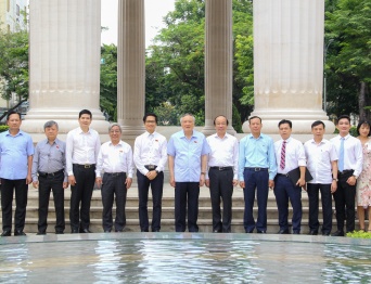 Trung tâm Trọng tài Quốc tế Việt Nam làm việc với Tòa án nhân dân tối cao liên quan đến công tác hỗ trợ và giám sát của Tòa án đối với hoạt động Trọng tài