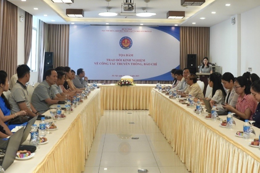 GS.TS. Lê Hồng Hạnh, Chủ tịch VIAC tham dự Tọa đàm Trao đổi kinh nghiệm về công tác truyền thông, báo chí