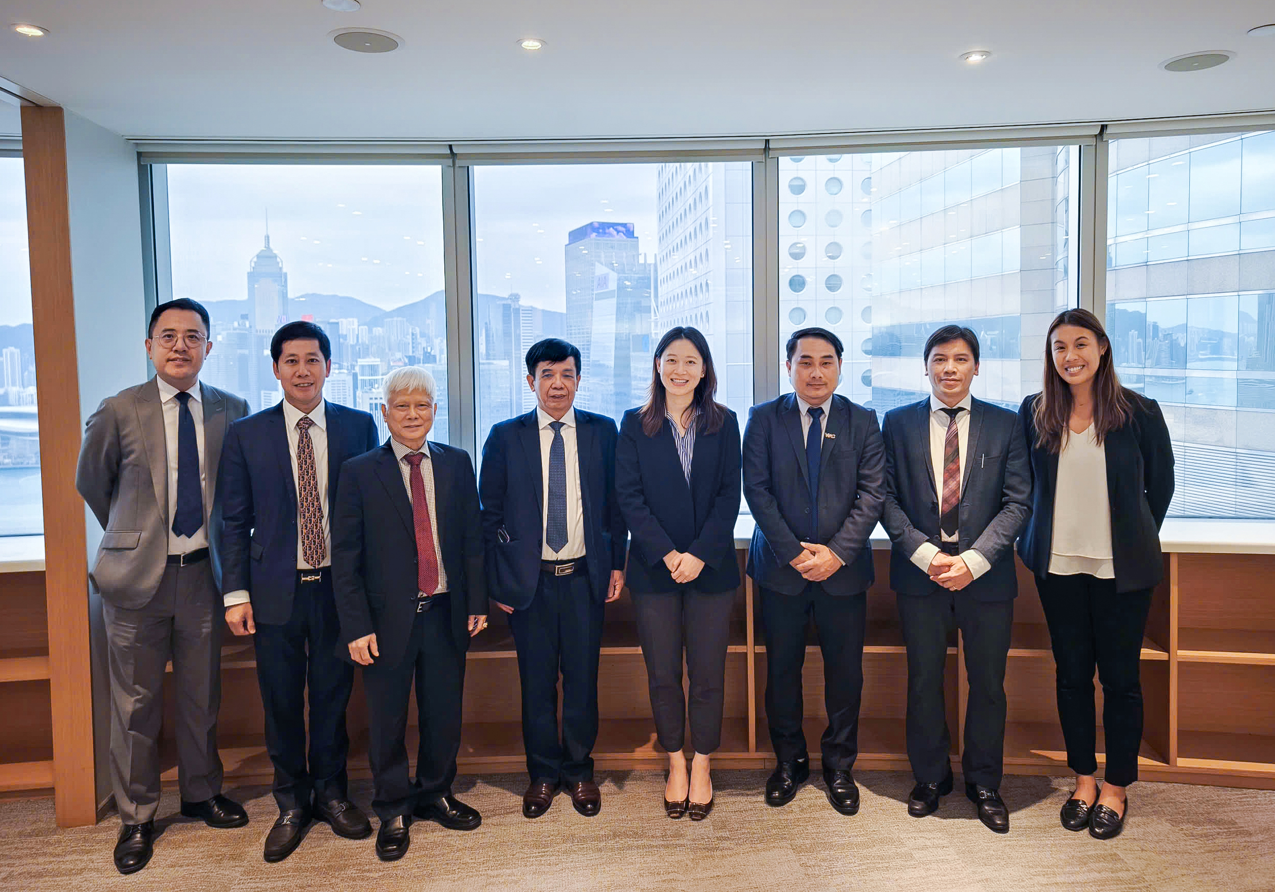 VIAC Delegation Held Working Session and Signed Memorandum of Understanding with the Hong Kong International Arbitration Centre (HKIAC)